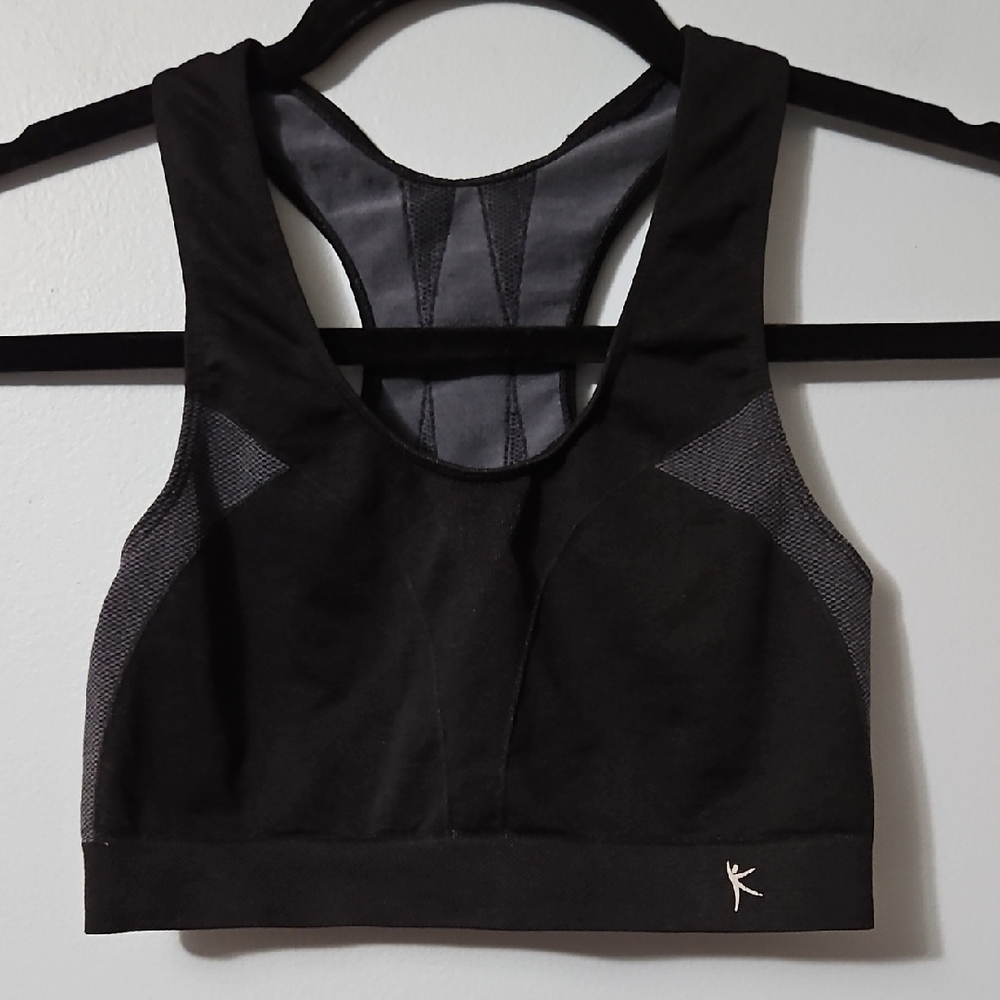 Danskin Now Black and Gray Wireless Padless Pull Over Sports Bra Size M